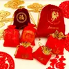 Bolsas de Regalo de Terciopelo para Año Nuevo, Empaque Festivo con Símbolos de la Suerte, Bolsas con Cordón Dorado, Hechas a Medida por el Fabricante para Artículos de Año Nuevo