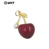 Wt-Jfe148 Latón Liso Texturizado Pegamento Colgante de Cereza Roja y Blanca Joyería DIY Pendientes Accesorios para Collares