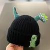 Gorro de Punto de Bebé Dinosaurio Otoño e Invierno Grueso Cálido Gorro de Punto para Niños y Niñas Neutral Protección para los Oídos Gorro a Prueba de Viento Estilo Lindo
