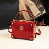 Mini Bolsa 2026 Novo Design de Nicho Feminina Formato de Caixa Bolsa Transversal Couro Envernizado Estilo Versátil da Moda