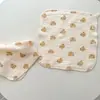 Toalha de algodão gaze quadrada pequena com fivela toalha triangular multifuncional atacado renda tecido amassado toalha de baba de bebê toalha de bebê