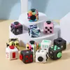 Fabricantes de origen en stock al por mayor 3.3cm agujero abierto cuadrado hilos de descompresión descompresión cubo de Rubik infinito dados juguetes