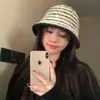 Gorro de Pescador Tejido para Mujer, Sombrero de Cubo Estilo Coreano para Otoño e Invierno, Pequeño Sombrero Versátil de Felpa Rayado para Adelgazar la Cara, Circunferencia de Cabeza Grande, Sensación de Alta Calidad