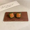 Pendientes cuadrados versátiles de lujo ligeros, diseño de nicho femenino, pendientes de temperamento retro francés de alto sentido, pendientes de moda al por mayor