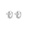 Aretes tipo ear cuff en forma de cruz con un toque de lujo ligero y alta gama, Pendientes versátiles estilo japonés y coreano, Pendientes de moda exquisitos con circonitas súper brillantes de nicho