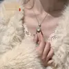 Collar Versátil de Ágata Blanca y Crisoprasa de Alto Hielo con Colgante de Gota de Agua Plateado al por Mayor Suministro en Vivo