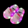 Zapatillas Luminosas de Celebridad Cibernética para Niños Ropa de Verano de Moda para Niñas Zapatos de Una Tira de Suela Suave Tiendas Zapatos Antideslizantes Lindos para Bebé Niña