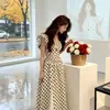 Vestido de bolinhas com babados estilo francês para mulheres, novo vestido longo de verão que afina a cintura
