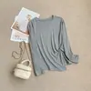 Camiseta base asimétrica de manga larga con pliegues laterales, diseño elegante, blanca, nuevo modelo de otoño, top base elegante y estilizado para mujer