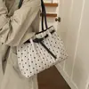 Bolsos de Moda Transfronterizos para Mujer 2026 Nuevo Estilo Moda Casual Lunares Bolso de Hombro Único Bolso de Mujer Para Clase Viajes Bolso Tote