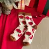 Calcetines gruesos de otoño e invierno para mujer, calcetines de media caña de felpa de coral con dibujos animados para mujer, calcetines cálidos de felpa para dormir en casa, calcetines de Navidad al por mayor