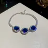 Pulseira de flor de zircônia vintage estilo francês, simples e requintada, luxo leve com um toque de alta qualidade, versátil para o trajeto diário, acessório de mão