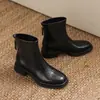 Botas Martin Femininas 2026 Novo Estilo Mais Vendido Temporada Outono/Inverno Botas Femininas Super Populares Sola Grossa Botas Emagrecedoras Estilo Britânico Botas de Cano Curto com Pelúcia Adicional Femininas