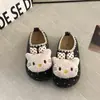Lindas pantuflas con temática de gato para mujer, nueva colección otoño/invierno 2026, suela gruesa, antideslizantes, diseño de dibujos animados, cómodas para usar tanto en interiores como en exteriores