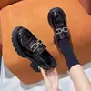 Novos sapatos de trabalho estilo britânico, bico redondo, sola macia, mocassins, com elevação, plataforma outono 2026, sola grossa, cadarço, sapatos de couro para mulheres