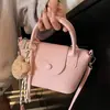 Bolso de Mano de Nueva Moda Primavera y Verano con Textura de Lichi, Femenino, Versátil y Estilo Occidental para Viajes Cruzado