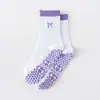 Calcetines de Yoga para Mujer de Media Pantorrilla con Pegamento Antideslizante Encaje de Hongo Bordado de Cereza Calcetines Profesionales para Entrenamiento Correr Pilates