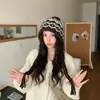 Gorro de punto versátil estilo coreano Fair Isle para otoño e invierno, estilo japonés, hace que la cara se vea más pequeña, adecuado para cabezas grandes, gorro de lana, a prueba de frío, cálido y protege los oídos