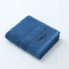 Venta al por mayor de fábrica Toallas de algodón Absorbentes para Adultos Hogar Salón de Belleza Hotel Hotel Suministro Transfronterizo Espesadas de Algodón Puro Compañero