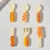 Comida Divertida y Mesa de Juego Vajilla Pequeños Accesorios de Resina Juguetes de Comida en Miniatura Mini Decoraciones de Cocina Imanes para Refrigerador DIY