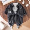 Terno Infantil Outono Novo Conjunto de Três Peças Jeans Meninos Coreano Cardigan Jeans Infantil 1-5 Anos Exportação Infantil