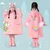 Impermeable infantil para estudiantes de primaria, adecuado para niños y niñas en preescolar, impermeable, a prueba de lluvia, poncho de lluvia portátil de dibujos animados