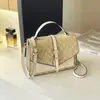 Bolso de mano casual retro transfronterizo para el día a día, bolso cruzado elegante y a la moda inspirado en Chanel, bolso de hombro simple y de alta gama elegante