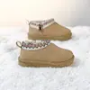 Zapatos de Invierno para Bebés y Niños 2025 Niños Botas de Algodón Gruesas y Cálidas Zapatos para Bebés y Niños Pequeños Niñas Moda Botas de Nieve