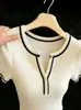 Elegante top de punto de seda helada con cuello en V y manga corta para mujer, primavera/verano 2026, camiseta versátil ligera, corte holgado, talla grande, top de alta gama