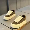 Sapatos Masculinos 2025 Novo Outono e Inverno Estilo Coreano High-End Tênis Casuais para Adolescentes Sola Grossa Aumenta Altura Esportivos Tendência