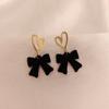 Pendientes de lazo rojo flocado de otoño e invierno de Corea del Sur, pendientes de amor, pendientes dulces, pendientes para mujer