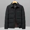Chaqueta corta de plumón simple para hombre con cuello de solapa, nuevo plumón de pato blanco estándar nacional, unión sin costuras, resistente al frío y cálida, adecuada para hombres de mediana edad y jóvenes