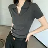 Camiseta de punto gris con cuello en V de manga corta estilo Old Money para mujer, Nuevo modelo Verano 2026, Camisa tipo polo con hombro normal, Top elegante con cuello de solapa