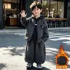 Conjunto de invierno para niños con forro polar y grosor 2026 nuevo y elegante conjunto de tres piezas de sudadera y chaqueta de otoño e invierno para bebé