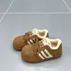Versión Coreana Zapatos de Felpa Blancos de Nicho para Mujer 2025 Invierno Nuevos de Suela Gruesa Engrosados Cálidos Versátiles Casuales de Algodón para Mujer Tendencia