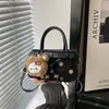 Bolso de mano de alta gama 2026 Nuevo Otoño/Invierno Meilade Gamuza Estampado de Leopardo Bolso Cuadrado Pequeño Diseño de Correa de Cuero Bolso Cruzado
