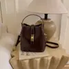 Bolsa Saco Transfronteiriça para Mulheres 2026 Inverno Nova Tendência Nicho Retrô Versátil Bolsa de Mão Bolsa Transversal Bolsa de Ombro Fashion