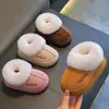 Pantuflas de algodón para niños de invierno con talón, cálidas y de felpa, suela gruesa, pantuflas de gamuza para el hogar para padres e hijos, para niños y niñas
