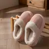 Chinelos fofos xadrez retrô, novo estilo outono/inverno 2026, quentes e felpudos para usar em casa, com sola antiderrapante, adequados para casais