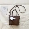 Nova Bolsa de Palha Tecida Simples para Mulheres Verão 2026, Bolsa de Mão Estilosa e da Moda, Bolsa Transversal Versátil para o Dia a Dia