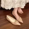 Nuevos Zapatos de Tacón Alto Apuntados de Charol con Lazo Nude Otoño 2026, Elegantes y Versátiles, Crean un Look con Estilo y Hacen que los Pies Parezcan Más Pequeños