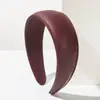 Diadema de Cuero PU Retro de Color Puro de Ala Ancha para Mujer de He Ming, Serie de Colores Maillard, Accesorios para el Cabello de Esponja de Alta Gama y Versátiles