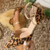 Comercio Exterior Transfronterizo Procesamiento OEM y Personalización de Zapatos de Mujer, Nuevas Sandalias de Moda con Estampado de Leopardo y Diseño Hueco, Tacones de Aguja Altos Puntiagudos
