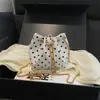 Mini Bolso Cubo Brillante de Lunares para Mujer con Colgante de Perla y Cadena Metálica, Bolso Pequeño Cruzado para Atuendos de Año Nuevo