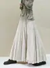Saia Midi Plissada de Chenille com Barra Larga Outono/Inverno 2026 Feminina Cintura Alta Fluida Linha A Comprimento Médio Cobre os Quadris Afunilada Saia Guarda-Chuva