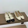 Sapatos Mary Jane Patchwork Brancos com Aumento de Altura Oculto para Mulheres, Novos Sapatos de Festa Estilo Francês Inspirados em Chanel Primavera/Verão 2026