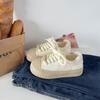 Zapatos de punta gorda originales de nicho estilo europeo de moda Love Dream para mujer primavera y otoño 2024 zapatos blancos de suela gruesa TP