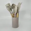 Juego de Utensilios de Cocina de Silicona Colorida con Mango de Madera Resistente a Altas Temperaturas Antiadherente Espátula Cuchara Raspador Utensilios de Cocina Domésticos Herramientas para Hornear Venta al por Mayor
