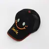 Nueva gorra de malla con cara sonriente para niños 2024 verano sombrero de sol para bebé moda letra Joker B gorra T470