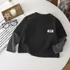 Sudadera de dos piezas de imitación de manga larga para niños, camiseta térmica de base de otoño, top casual elegante y con etiqueta para niños pequeños